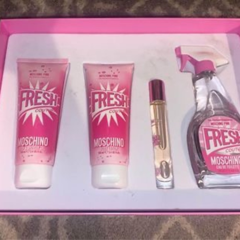 Moschino Fresh Pink Couture 4-Piece Gift Set
